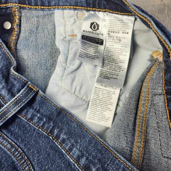 SOLD Levi's 501 Distressed Hem Button Fly High Waisted Shorts Whiskered - Picture 6 of 12